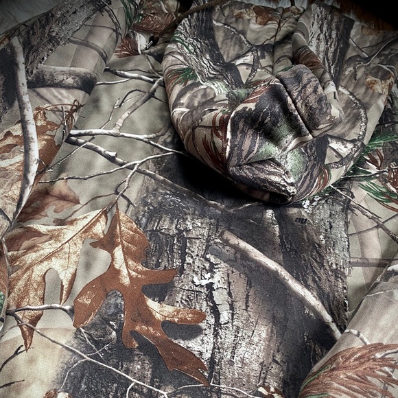 Under Armor camo hoodie - Picture 3 of 7